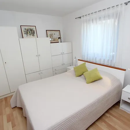 Apartman Irena Pula