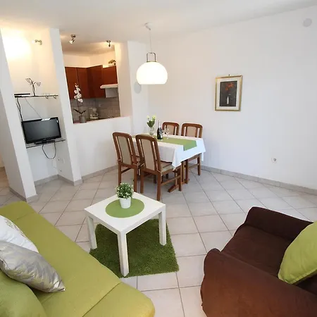 Irena Apartamento