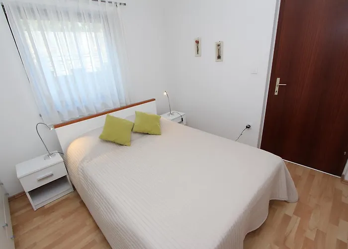 Irena Apartman Póla