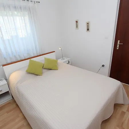Irena Apartamento Pula